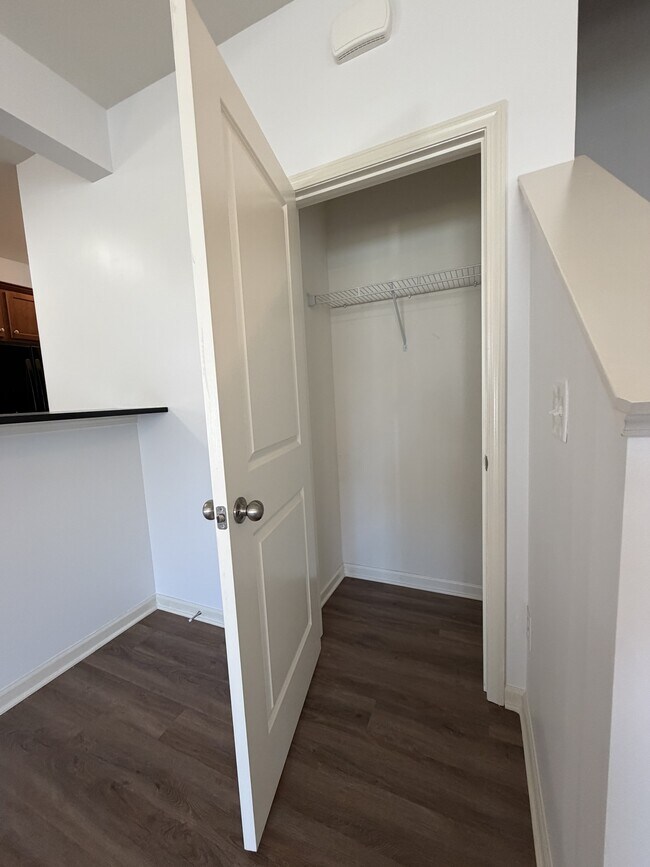 Foto del edificio - 3549 Saddlebrook Dr