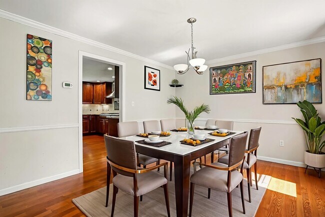 Foto del edificio - 43 Trowbridge Ln