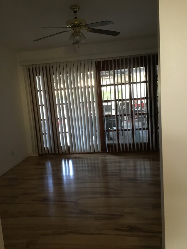 Foto del edificio - 2721 Galindo Ave