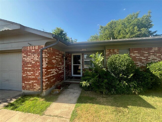 Foto del edificio - 1331 W Hayes St