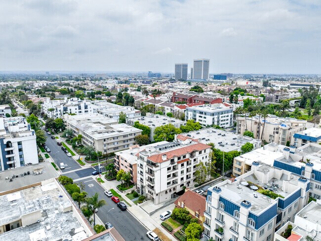Foto del edificio - 1389 Midvale Ave