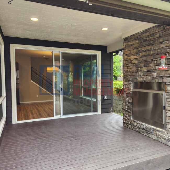 Foto del edificio - Modern 3-Bedroom Gem with Stylish Upgrades...