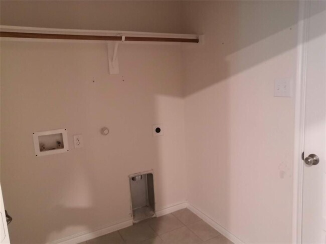 Foto del edificio - 506 Pleasant Hill Ln