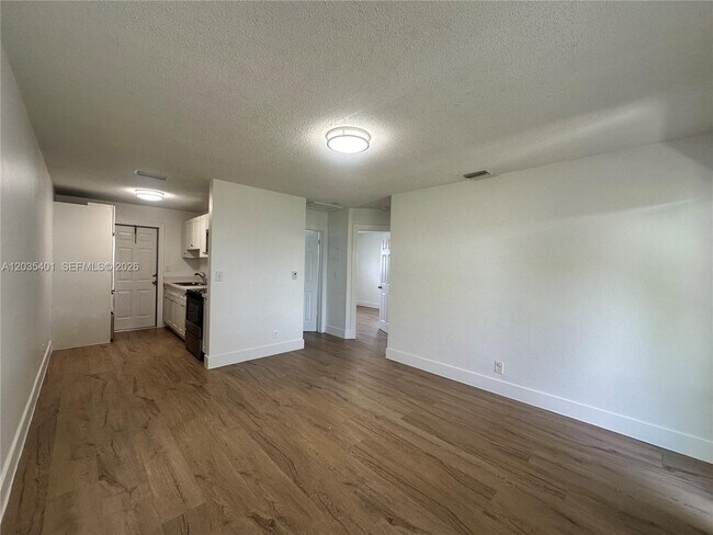 Foto del edificio - 5911 NE 18th Ave