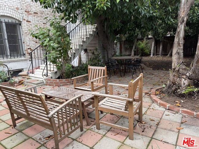 Foto del edificio - 1132 N Vista St