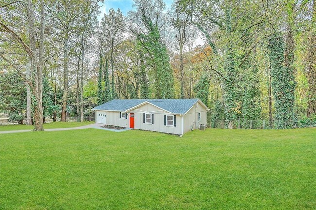 Building Photo - 210 Hunt Ridge Dr