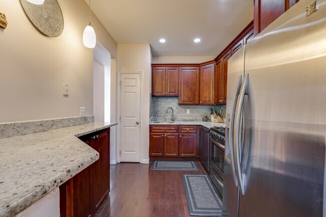 Building Photo - 481 Hartford Dr