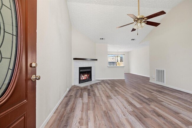 Foto del edificio - 3706 Westmeadow Dr