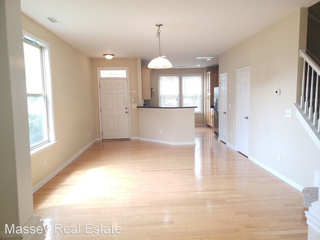 Building Photo - 2 br, 2.5 bath House - 2010 Freeport Drive