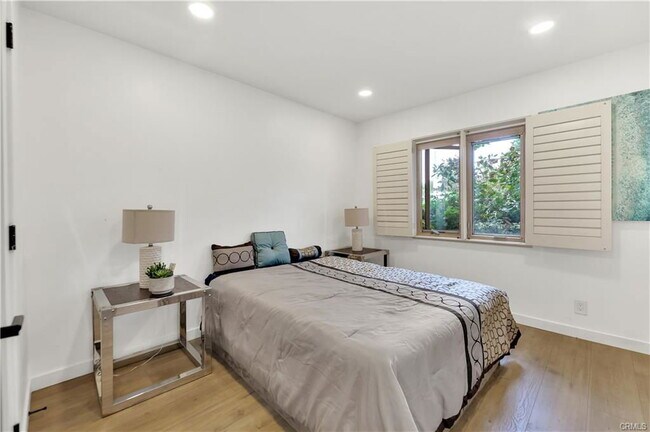 Foto del edificio - 6409 Graves Ave