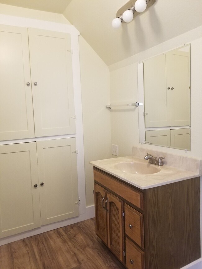 3629 1/2 18th St Unit Upstairs, Lewiston, ID 83501 Room for Rent in