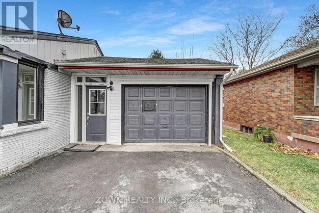 Building Photo - 5866 Valley Way