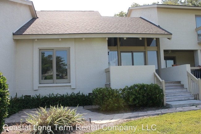 Building Photo - 226 S Sea Pines Dr