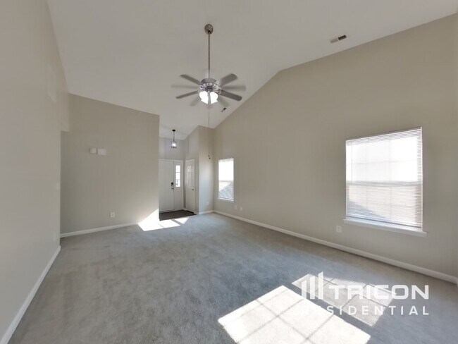 Building Photo - 10741 Mistflower Way