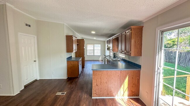 Foto del edificio - 16487 Brittany Way