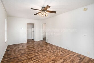 Building Photo - 527 Idaho Ave