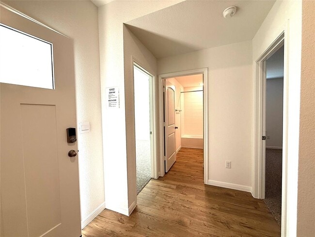 Foto del edificio - 1917 Buntline Hitch Dr