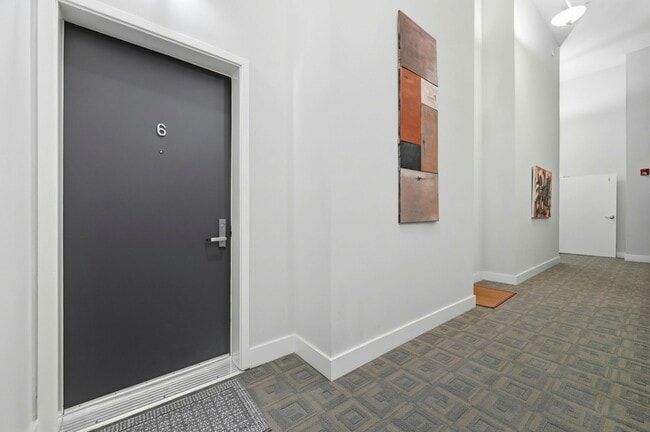 Building Photo - 588 S Van Ness Ave