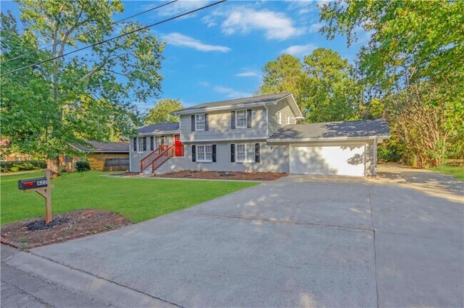 Building Photo - 422 Oroarke Dr