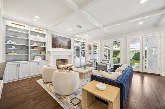 Foto del edificio - 6435 Glenrose Ct