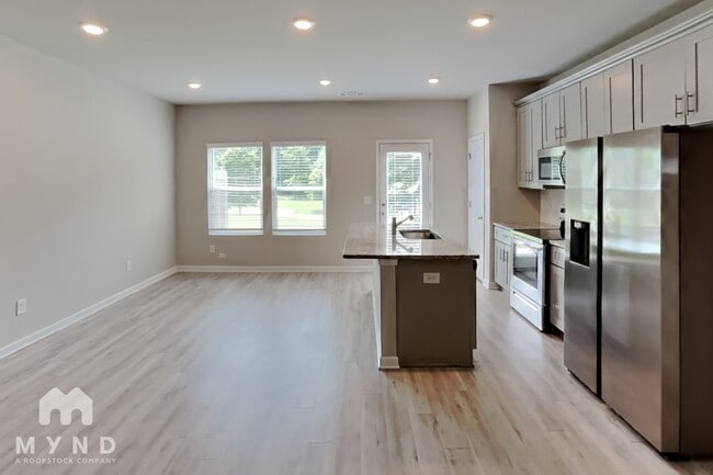 Building Photo - 6171 Redan Overlook