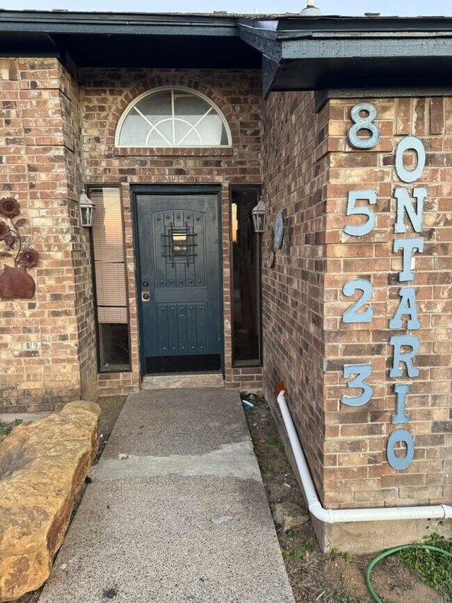 Foto del edificio - 8523 Ontario Loop