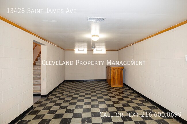 Foto del edificio - 13428 St James Ave