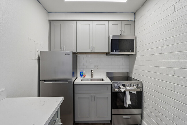 Building Photo - Melrose3130