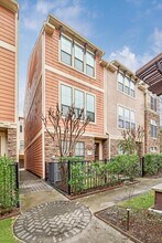 Building Photo - 1046 W 23rd St