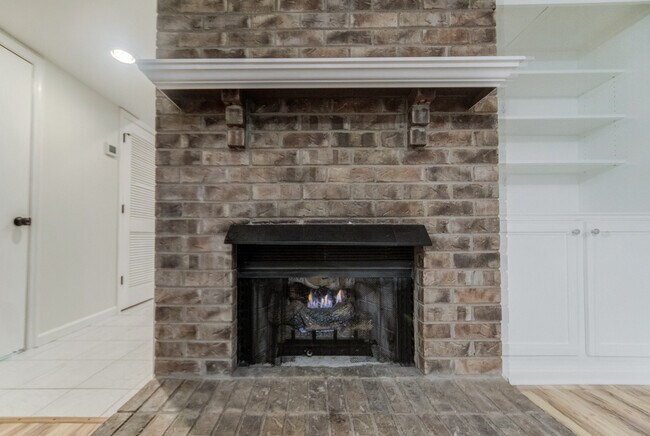 Foto del edificio - 250 Sanders Ferry Rd