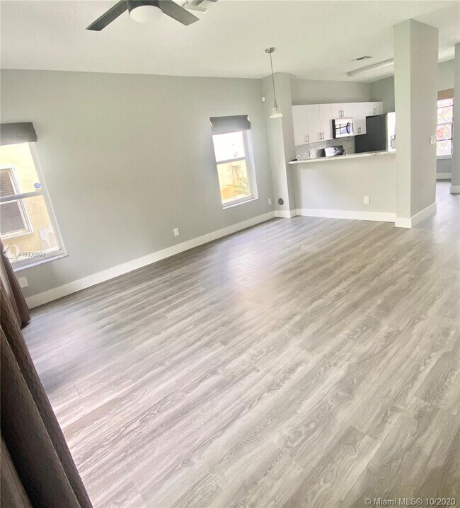 Foto del edificio - 340 SW 121st Ter