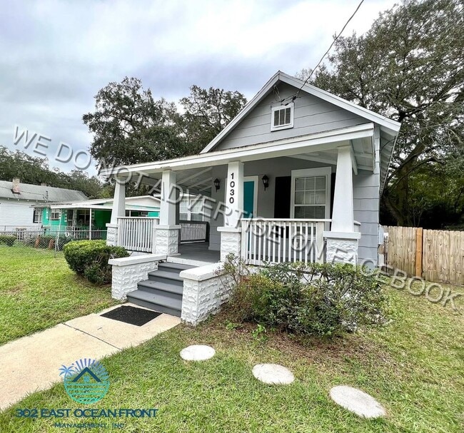 Building Photo - Lovely 3 bedroom / 2 bathroom unit availab...