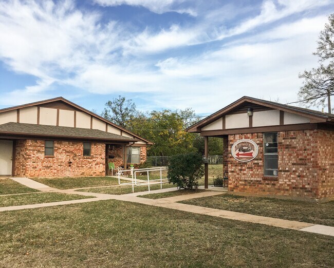 Foto del edificio - 137 Shirley Courts
