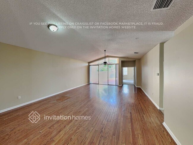 Building Photo - 6119 Oak Bluff Way