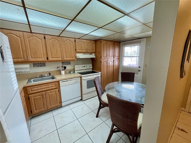 Building Photo - 3051 NW 46th Ave