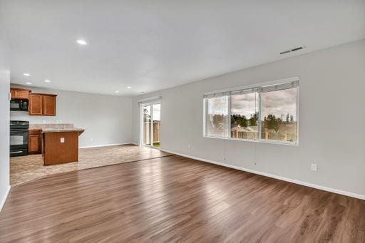 Foto del edificio - 1927 200 St E