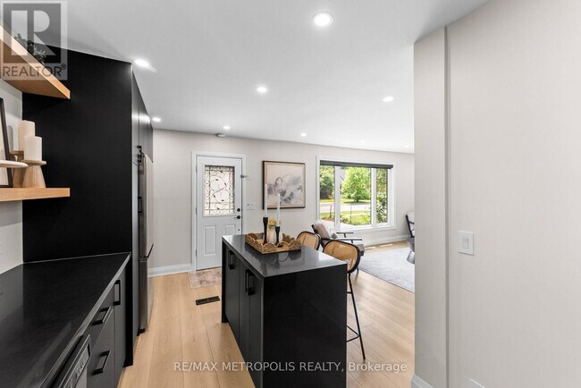 Photo du bâtiment - 96 Allenby Ave