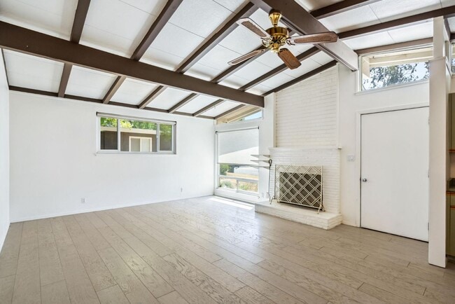 Building Photo - 2524 Landwood Way