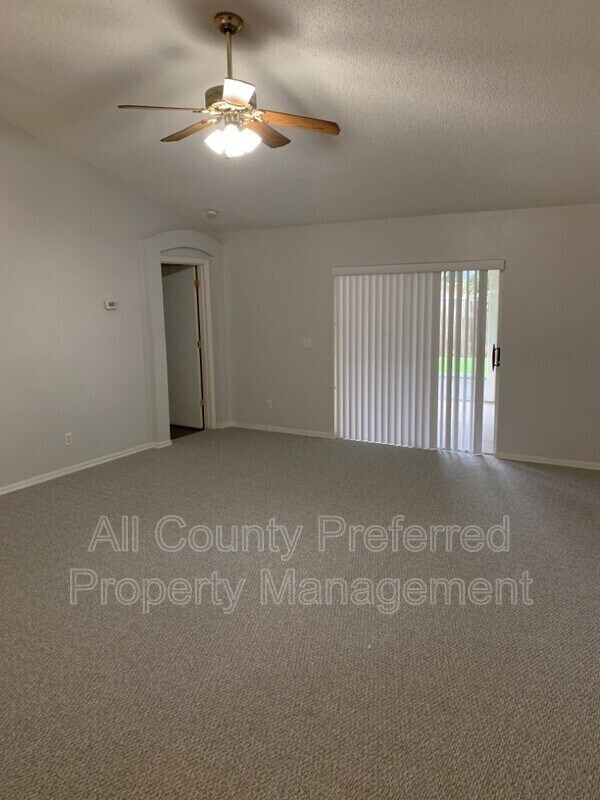 Building Photo - 851 Tiffany Pl