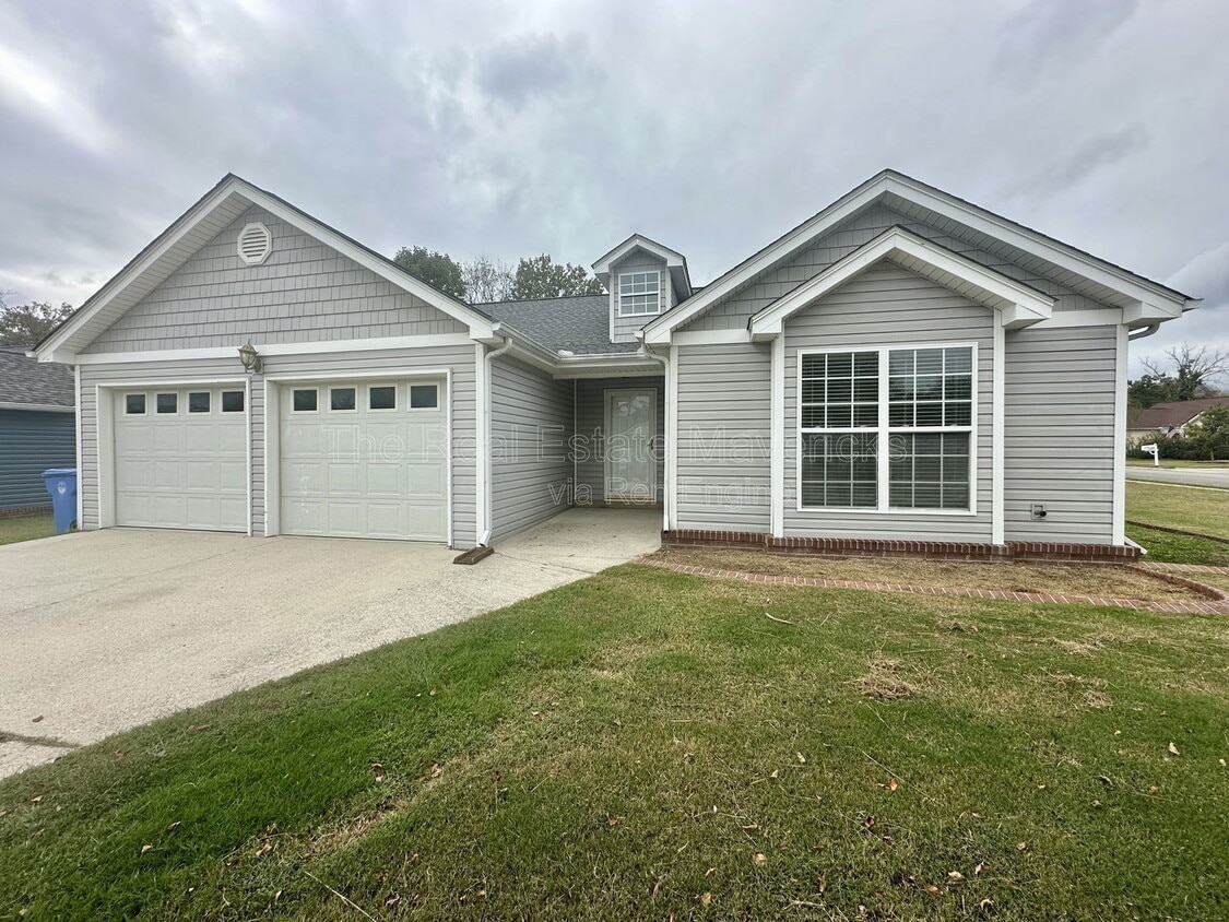 Foto principal - 1720 Hawk Run Ln