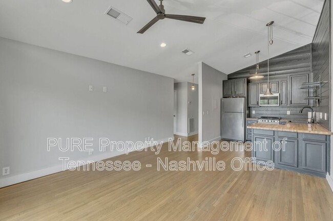 Building Photo - 613 Hillsboro Rd