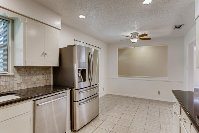 Kitchen - 8605 Rockwood Ln