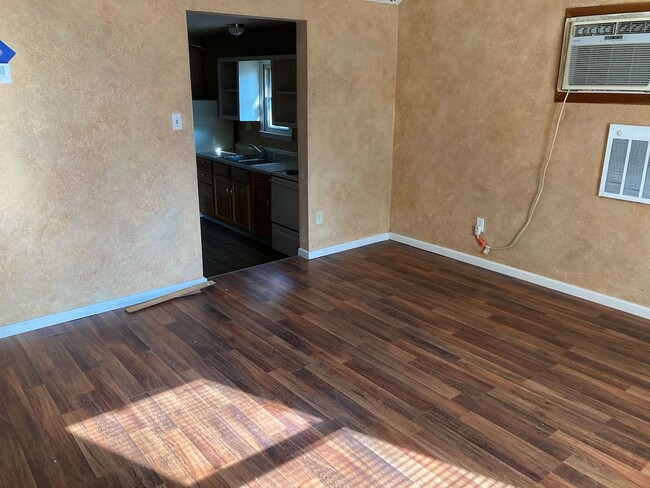 Building Photo - 2 BEDROOM 1 BATHROOM HOUSE FOR RENT
