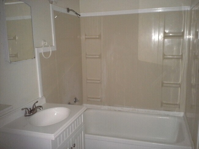 Building Photo - 1007 Harvey St