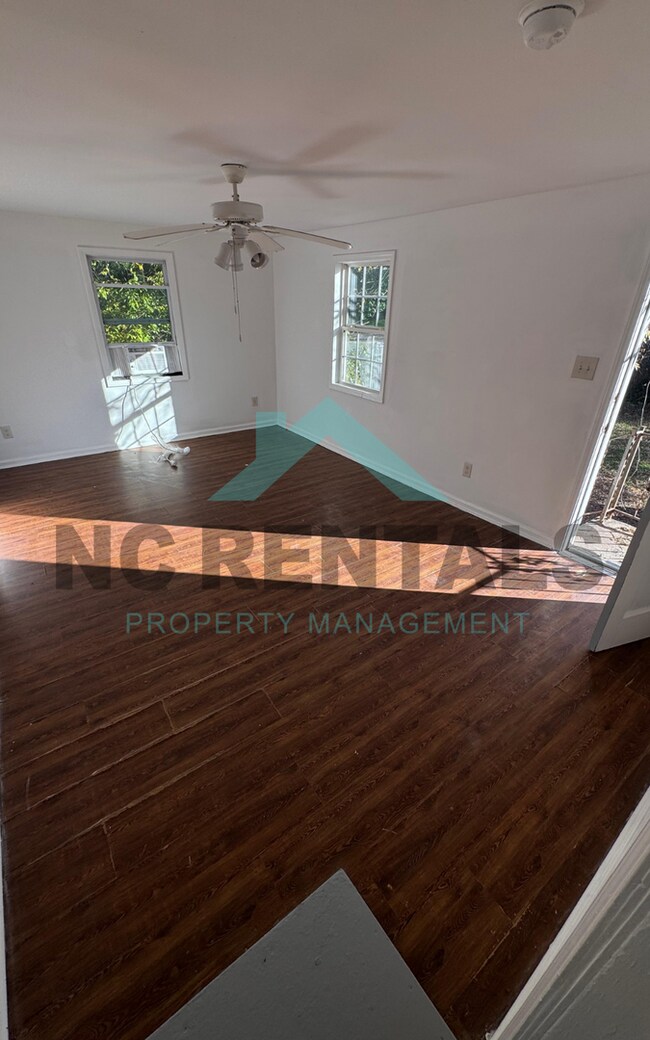 Building Photo - 613 Quarry St