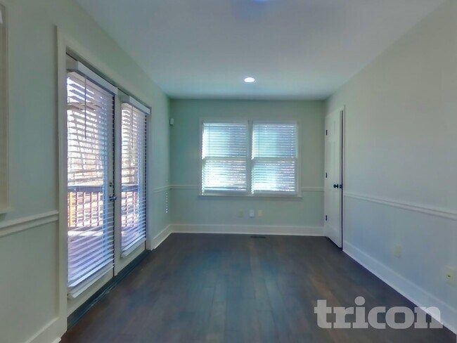 Foto del edificio - 117 Jay Wood Dr