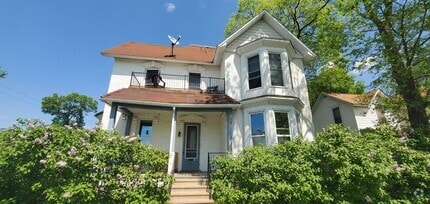Building Photo - 705 E Grand Ave