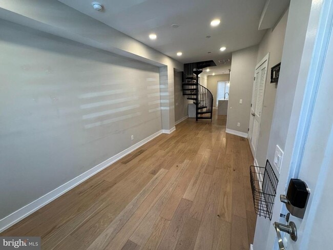 Foto del edificio - 1325 N Marston St