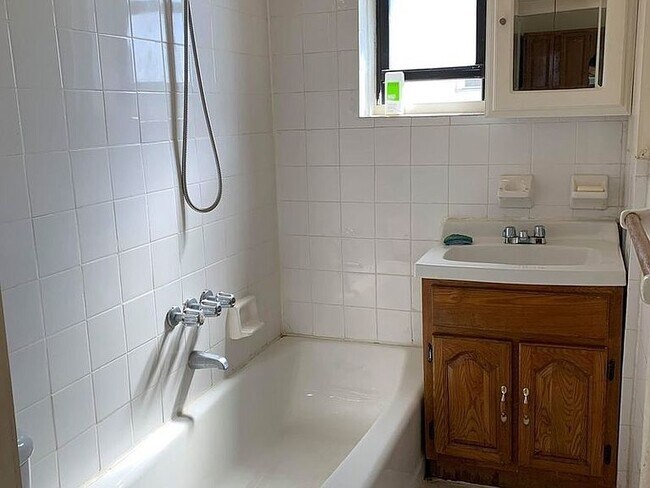 Foto del edificio - 834 Bay Ridge Ave