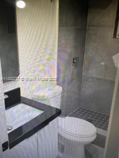 Foto del edificio - 8023 Lake Dr